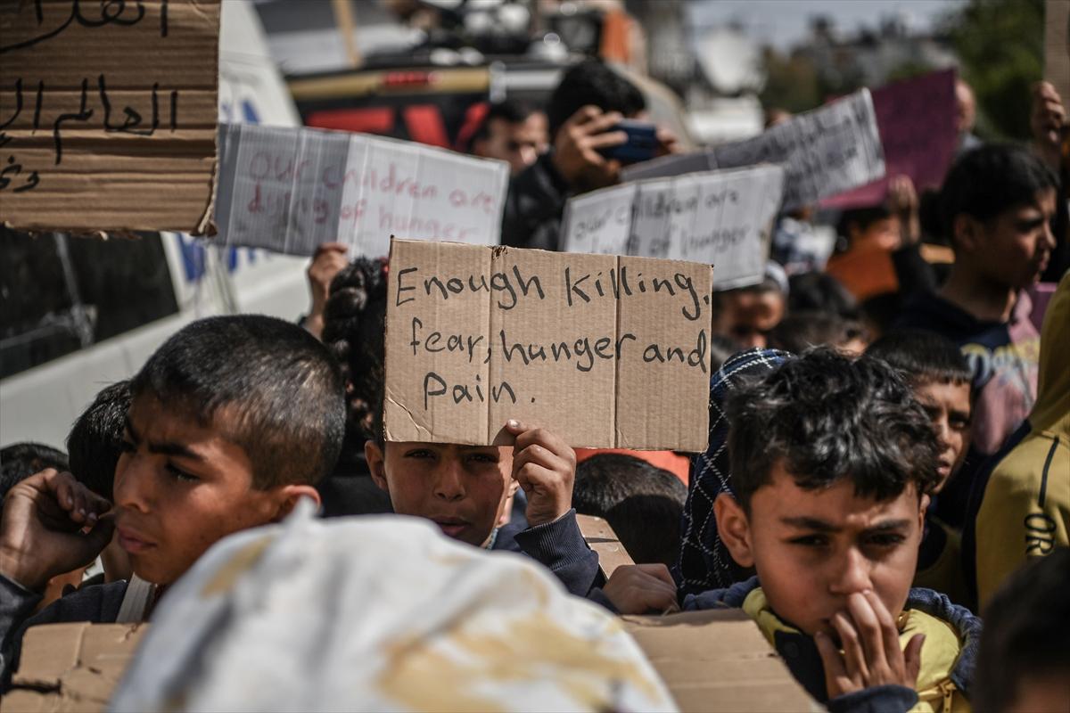Gazzeli çocuklardan dünyaya mesaj var! 'Ölüyoruz yardım edin'