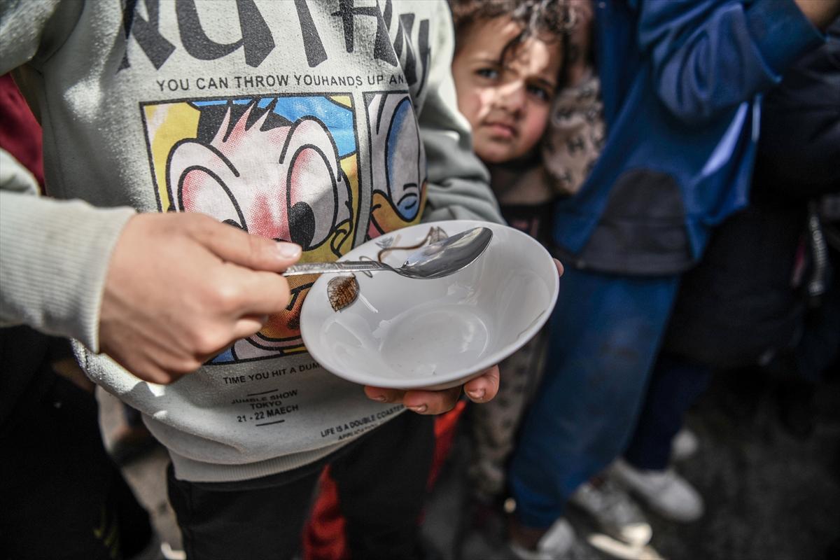 Gazzeli çocuklardan dünyaya mesaj var! 'Ölüyoruz yardım edin'