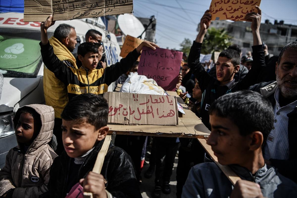 Gazzeli çocuklardan dünyaya mesaj var! 'Ölüyoruz yardım edin'