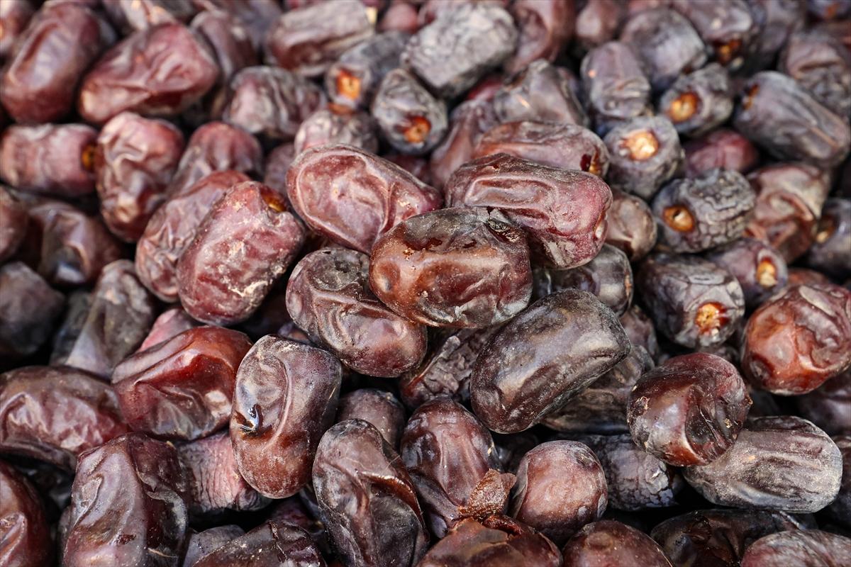 Ramazan'ın vazgeçilmezi çeşit çeşit hurma