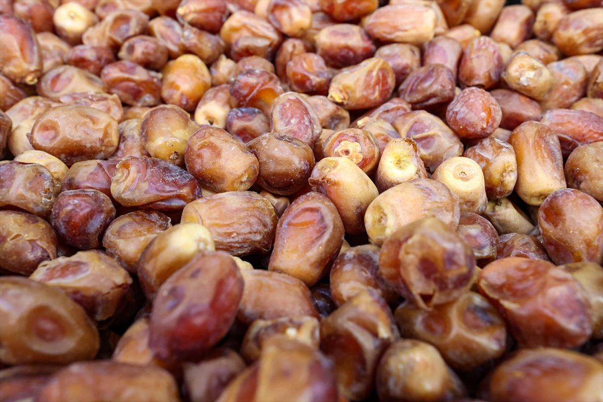 Ramazan'ın vazgeçilmezi çeşit çeşit hurma