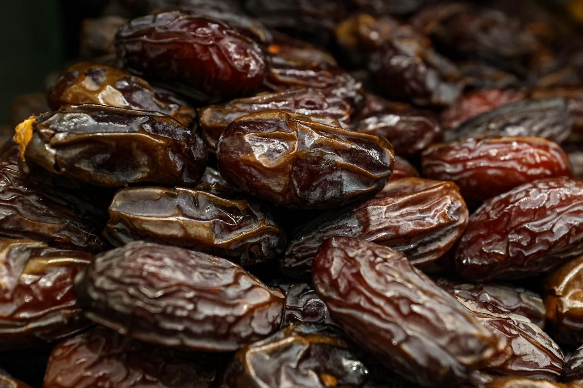 Ramazan'ın vazgeçilmezi çeşit çeşit hurma