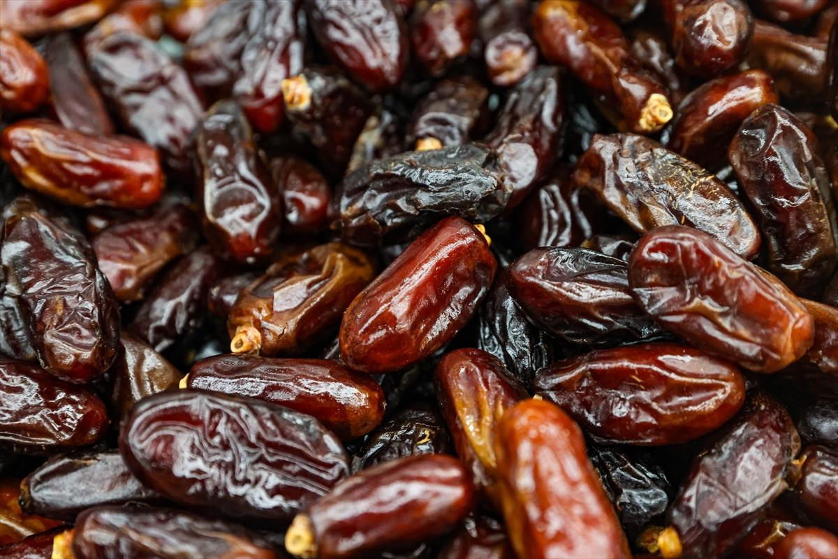 Ramazan'ın vazgeçilmezi çeşit çeşit hurma