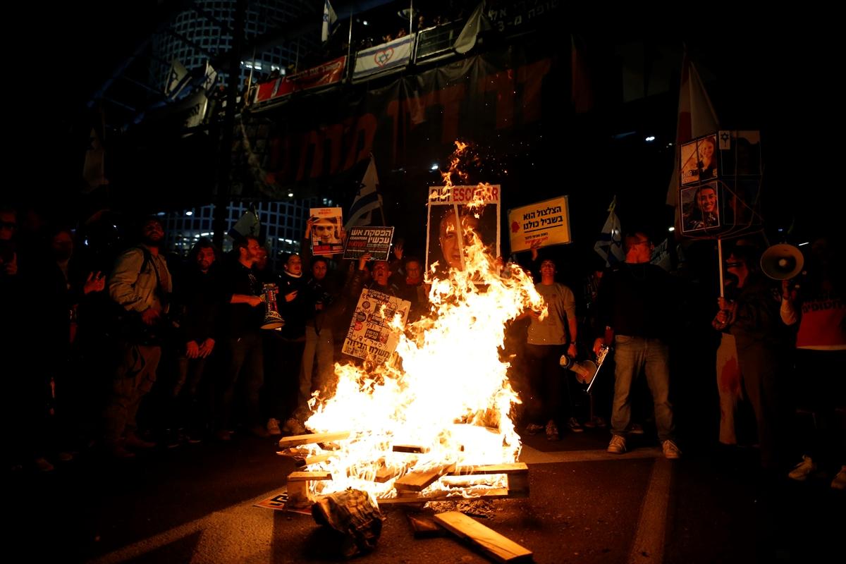 İsrail'de Netanyahu protestoları: Bizim hükümetimiz değilsiniz!