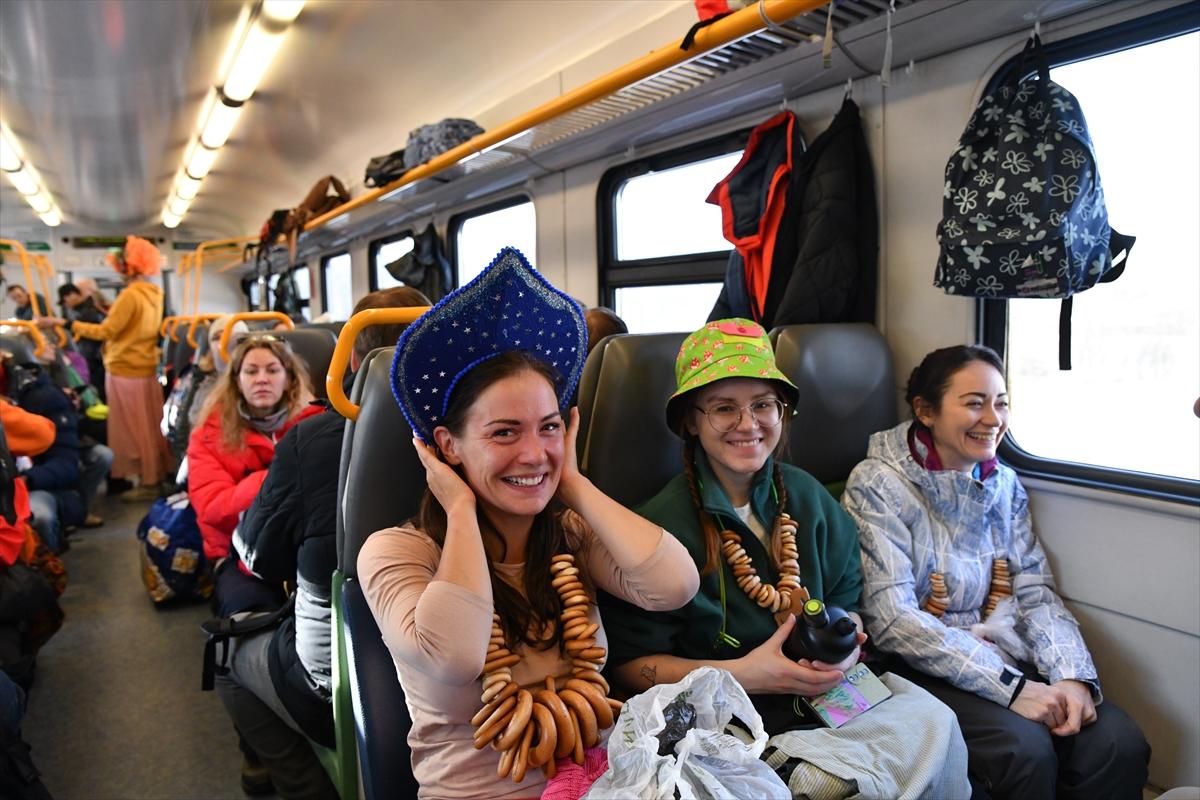 Rusya'da baharın müjdecisi Maslenitsa Festivali