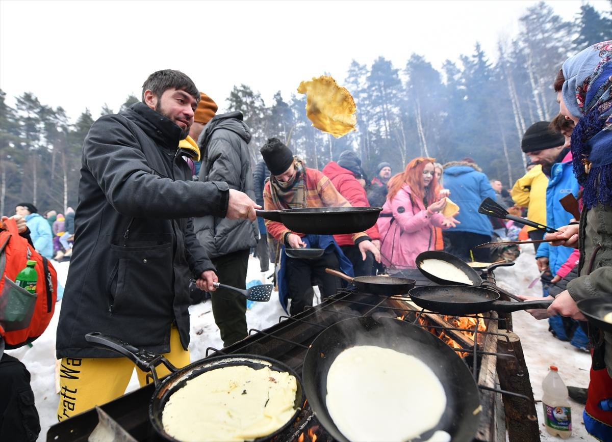 Rusya'da baharın müjdecisi Maslenitsa Festivali