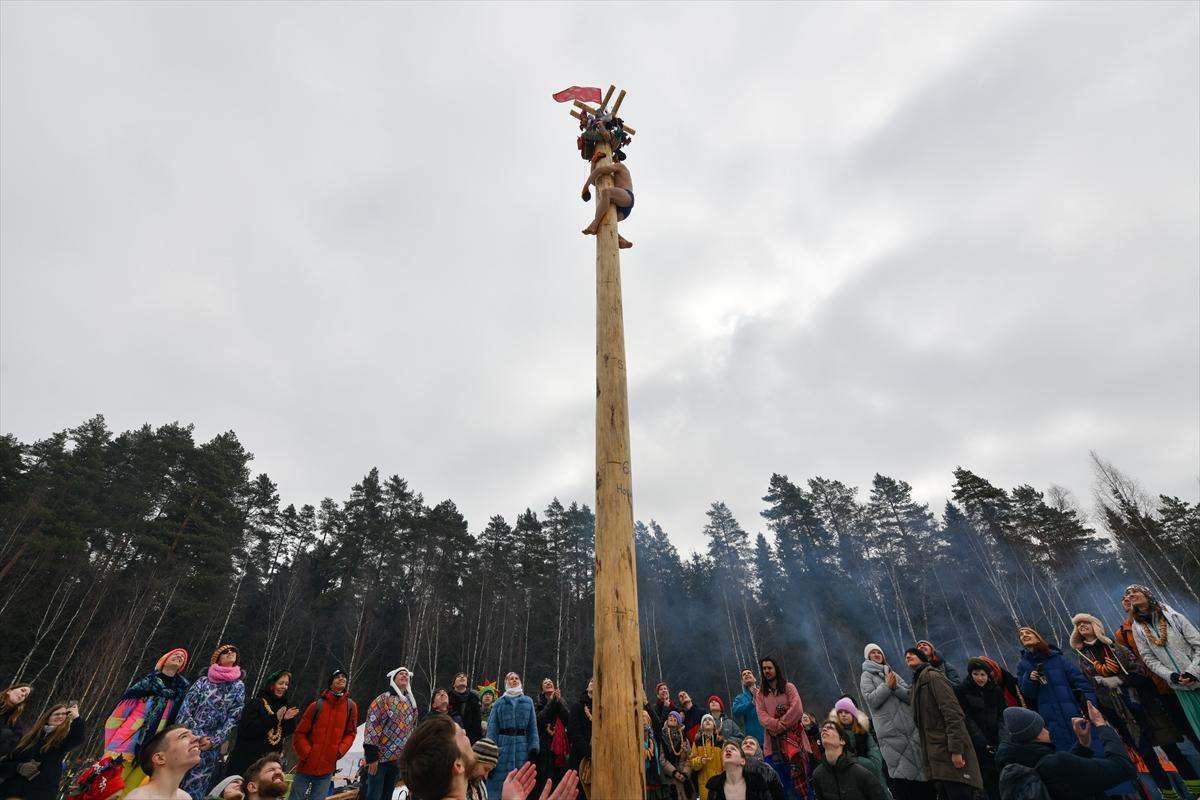 Rusya'da baharın müjdecisi Maslenitsa Festivali