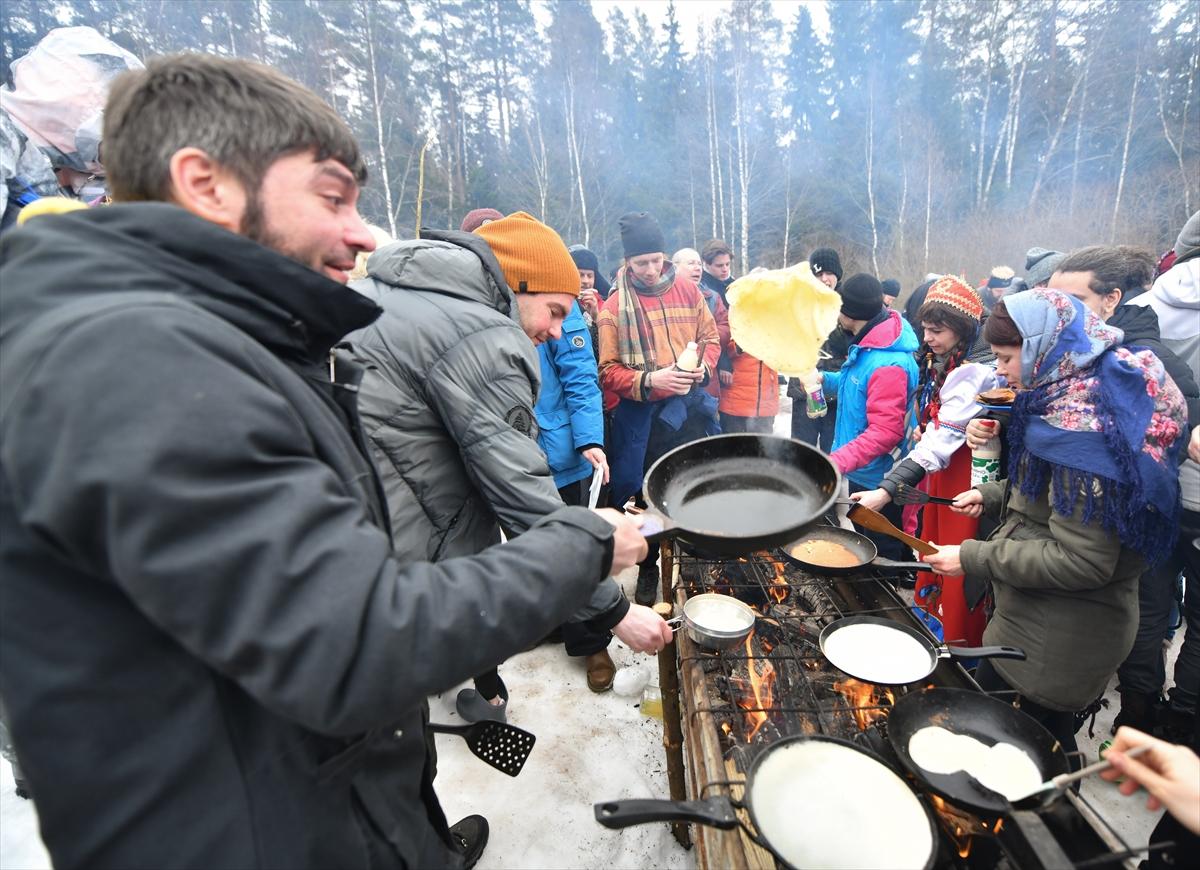 Rusya'da baharın müjdecisi Maslenitsa Festivali