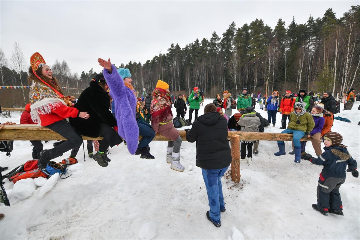 Rusya'da baharın müjdecisi Maslenitsa Festivali