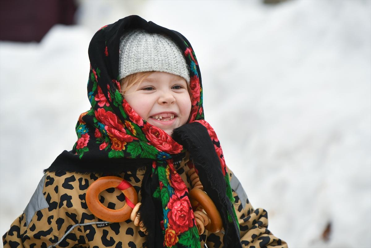 Rusya'da baharın müjdecisi Maslenitsa Festivali