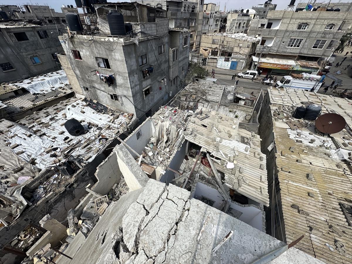 İsrail tüm tepkilere rağmen Gazzelilerin sığındığı Refah'ı vurdu