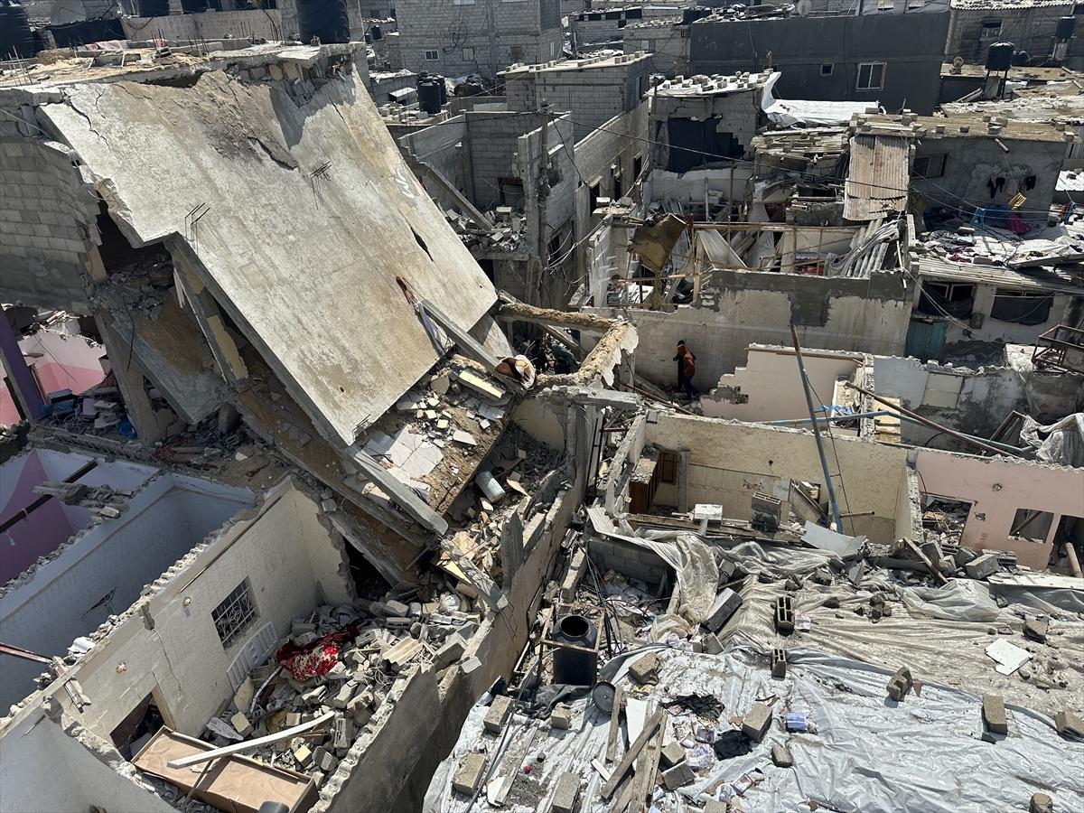 İsrail tüm tepkilere rağmen Gazzelilerin sığındığı Refah'ı vurdu