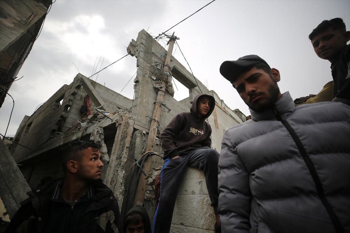 İsrail tüm tepkilere rağmen Gazzelilerin sığındığı Refah'ı vurdu