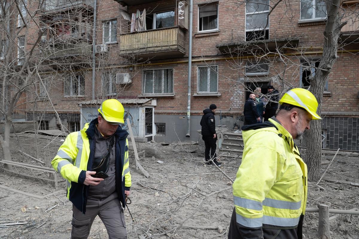 Rusya Kiev'e balistik füzelerle saldırdı