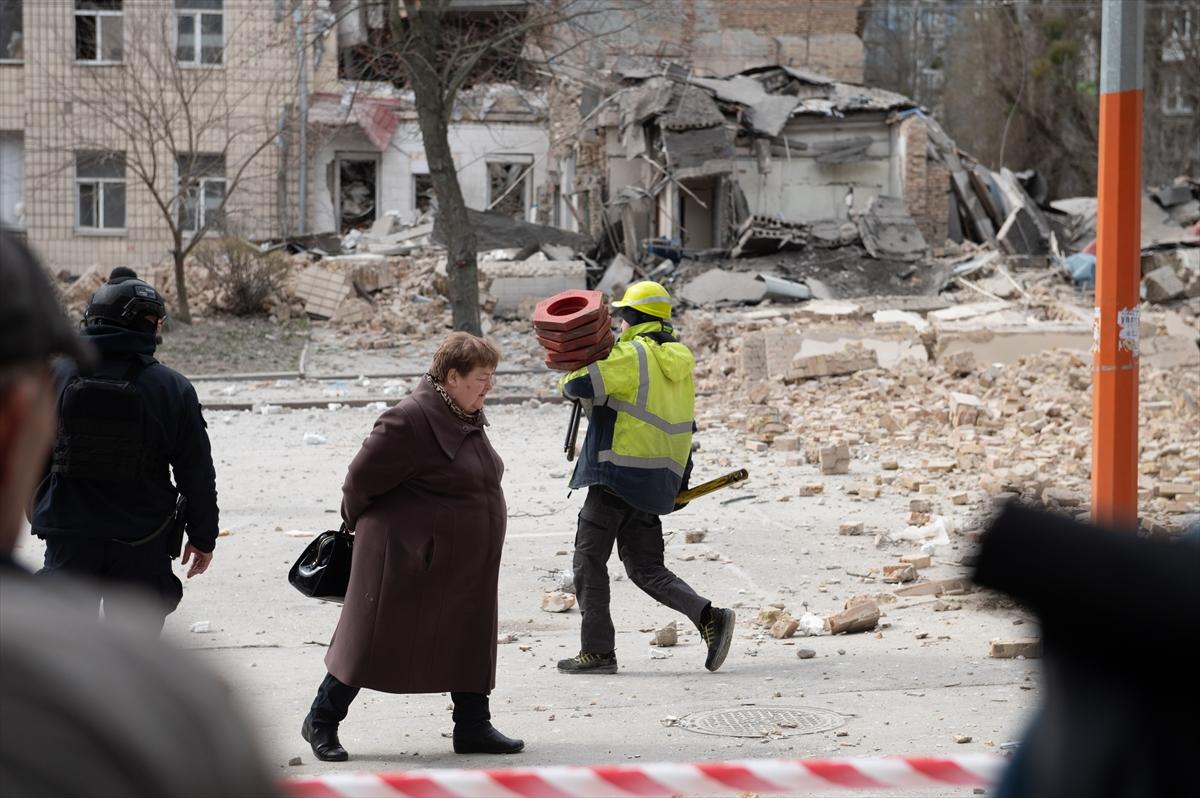 Rusya Kiev'e balistik füzelerle saldırdı