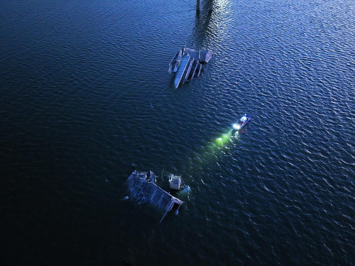 ABD'de gemi çarpması sonucu çöken köprü