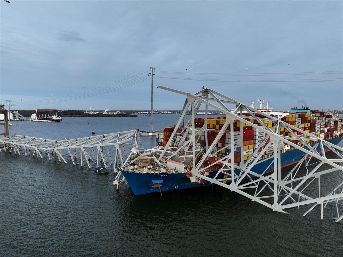 ABD'de gemi çarpması sonucu çöken köprü