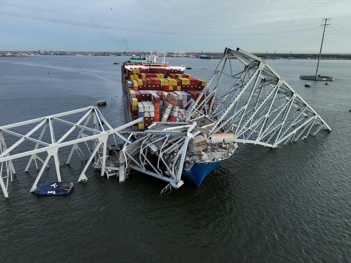 ABD'de gemi çarpması sonucu çöken köprü