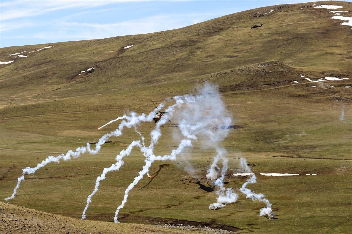 Mehmetçik'in zorlu kış tatbikatı