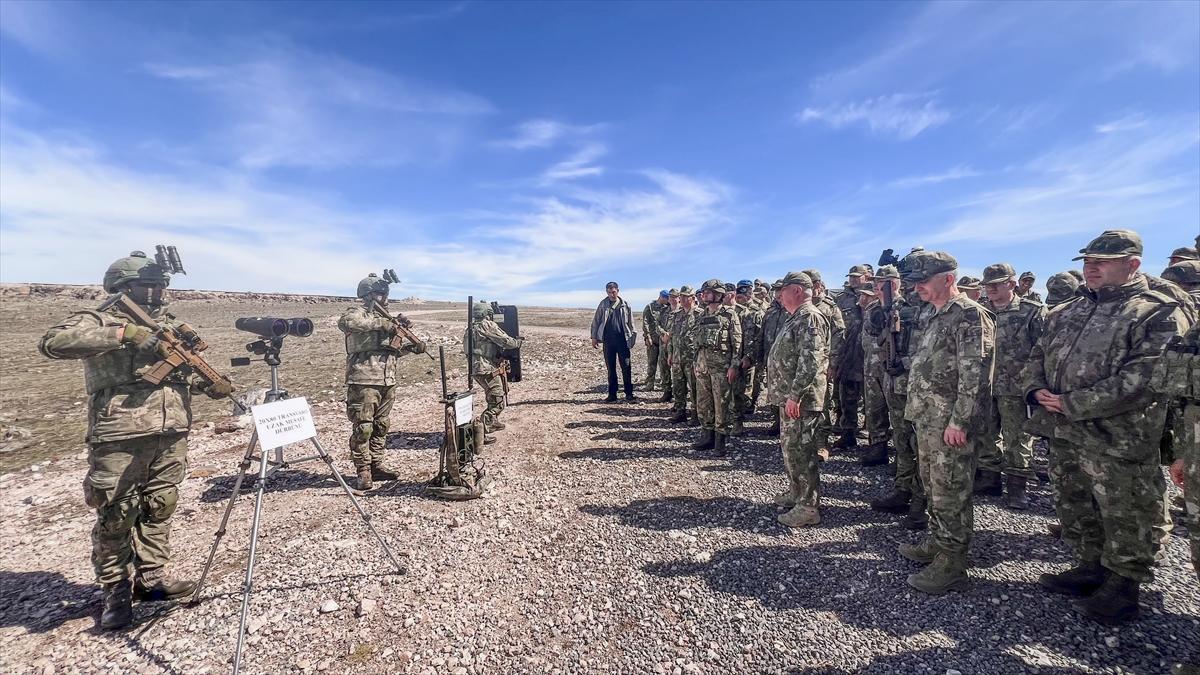 Mehmetçik'in zorlu kış tatbikatı