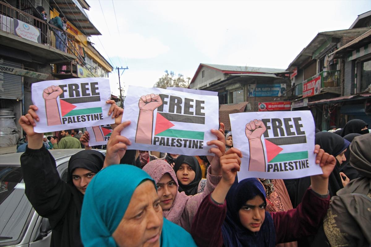 Hindistan'da İsrail karşıtı gösteri düzenlendi