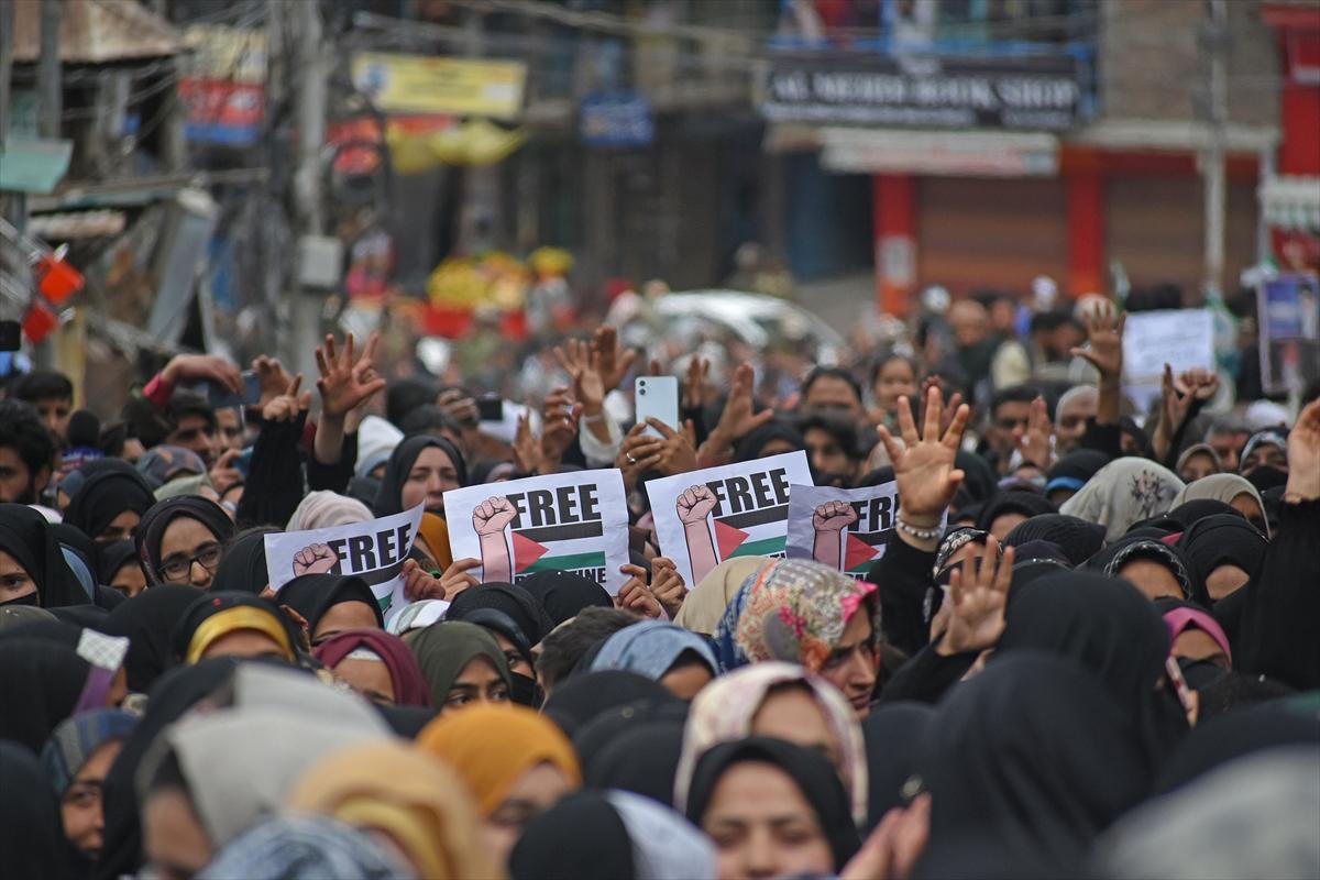 Hindistan'da İsrail karşıtı gösteri düzenlendi