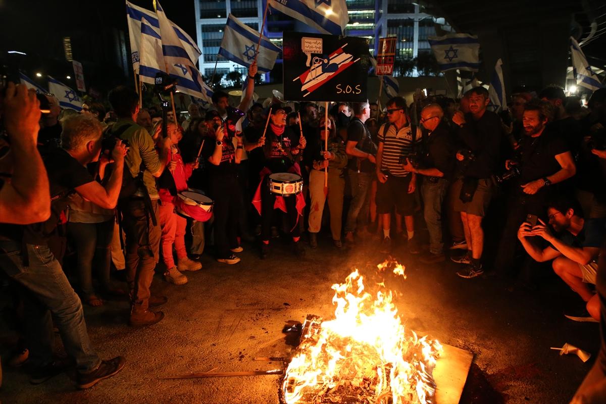 İsrail'de erken seçim protestosu: Netanyahu'nun istifasını istediler