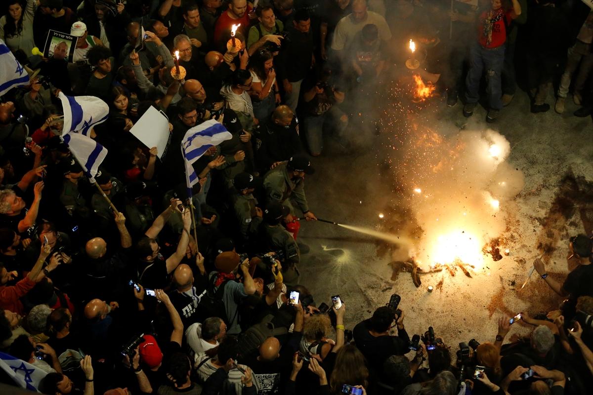 İsrail'de erken seçim protestosu: Netanyahu'nun istifasını istediler