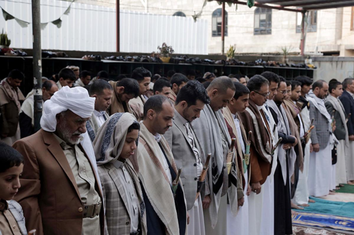 İslam alemi bayram namazı için camileri doldurdu