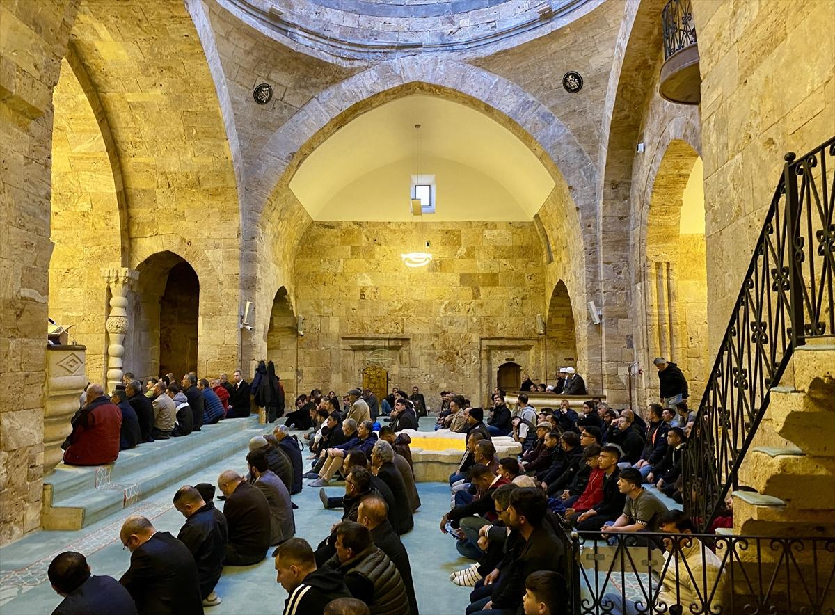 Yurtta bayram namazı kareleri