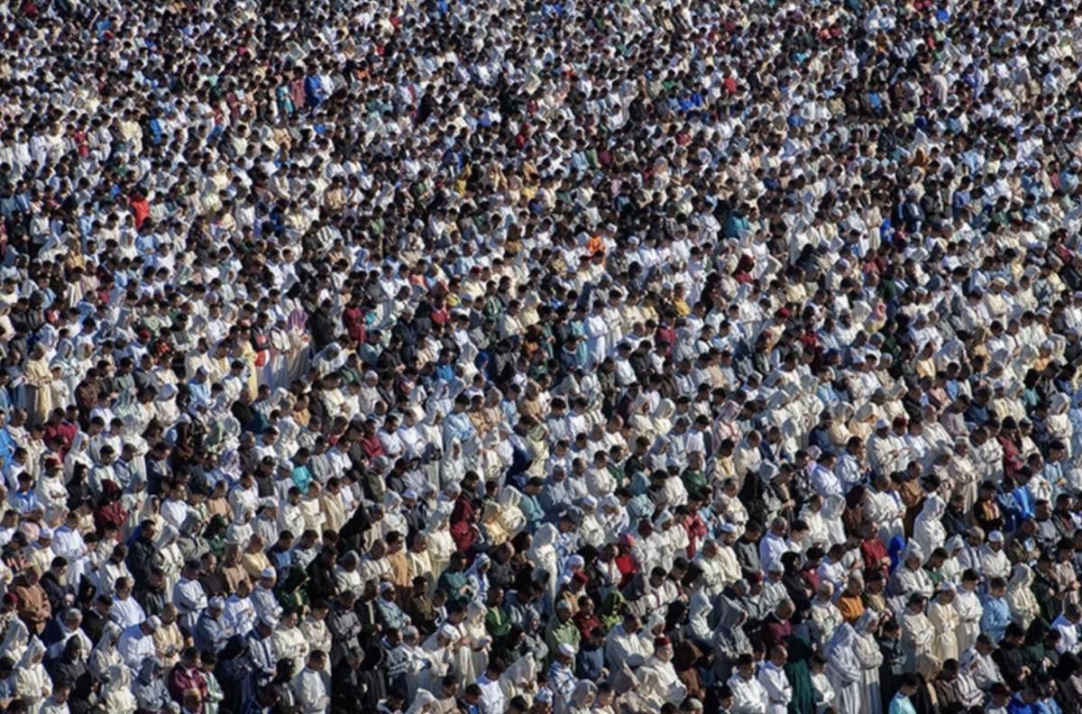 İslam alemi bayram namazı için camileri doldurdu