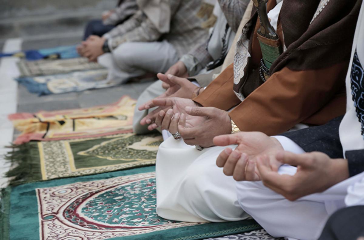 İslam alemi bayram namazı için camileri doldurdu