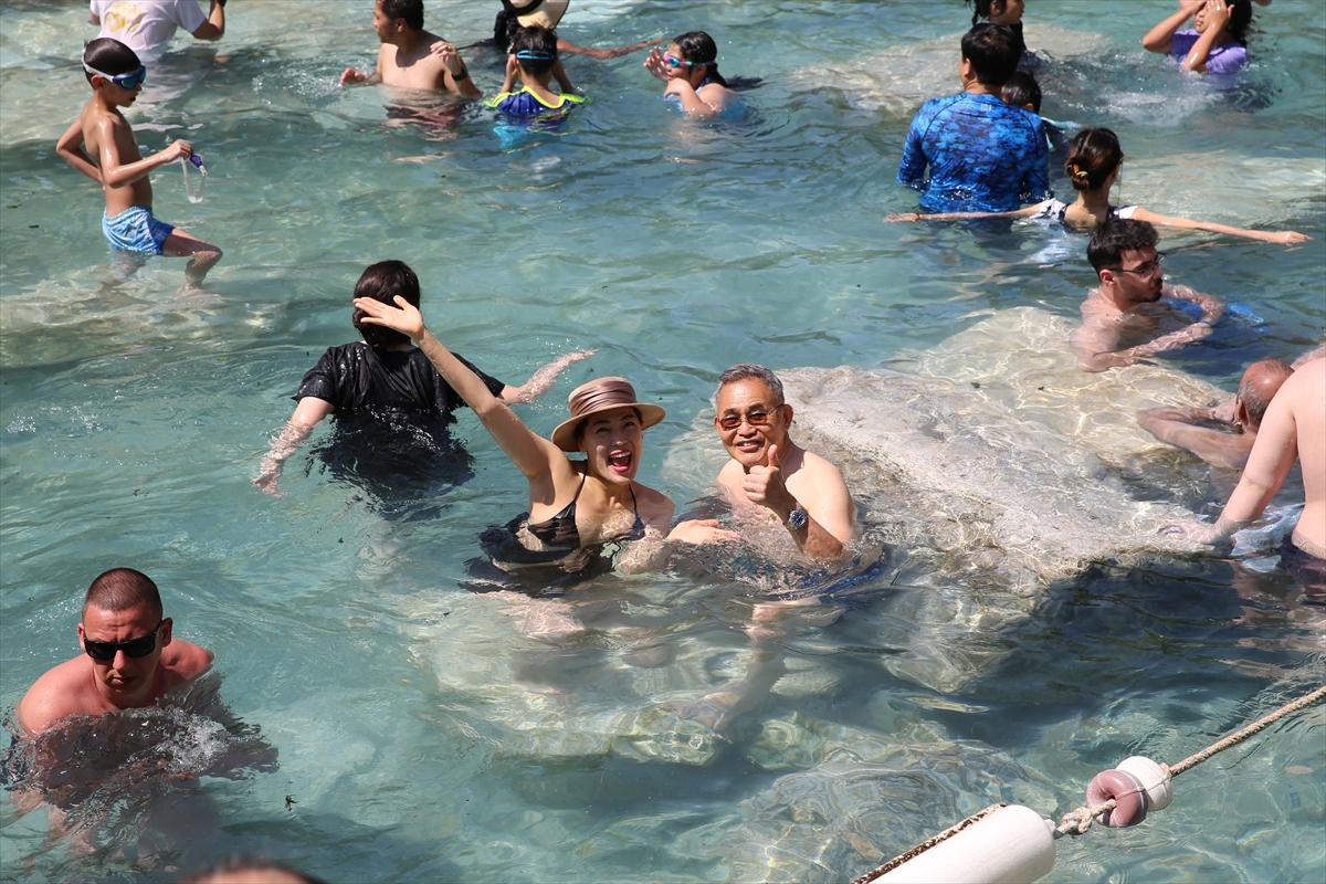 Pamukkale'ye bayram tatilinde turist akını