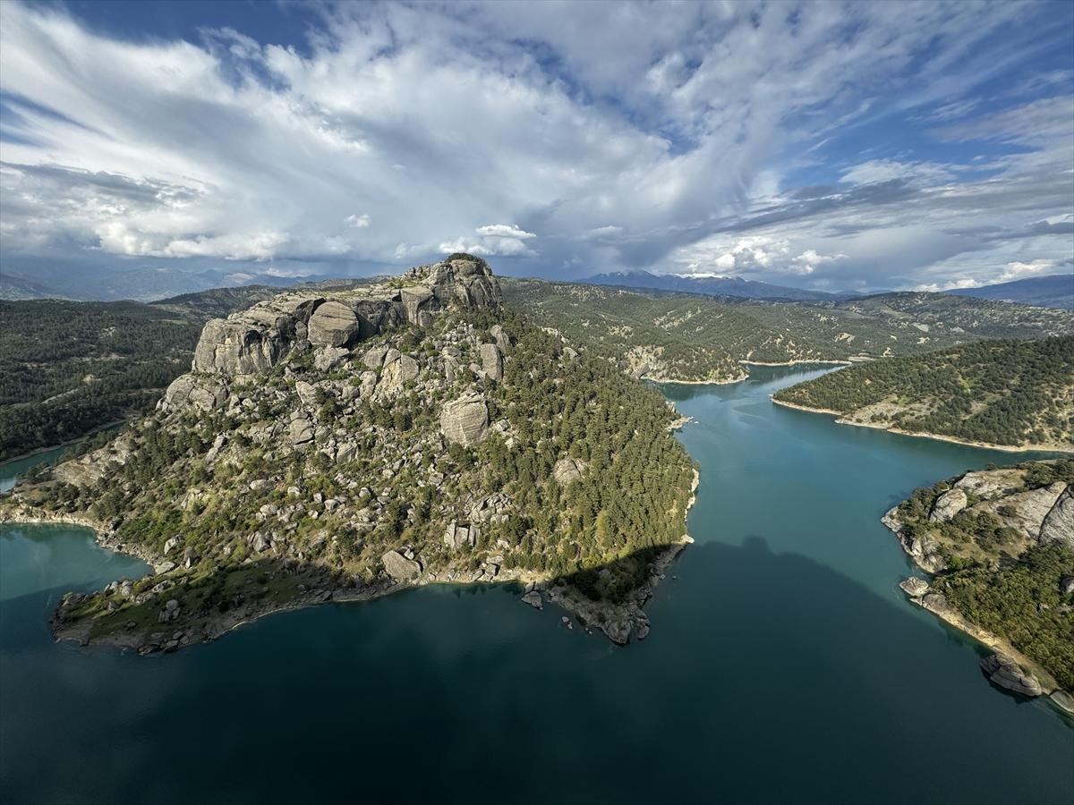 Kahramanmaraş'ta cam seyir terası, tatilcilerin ilgi odağı