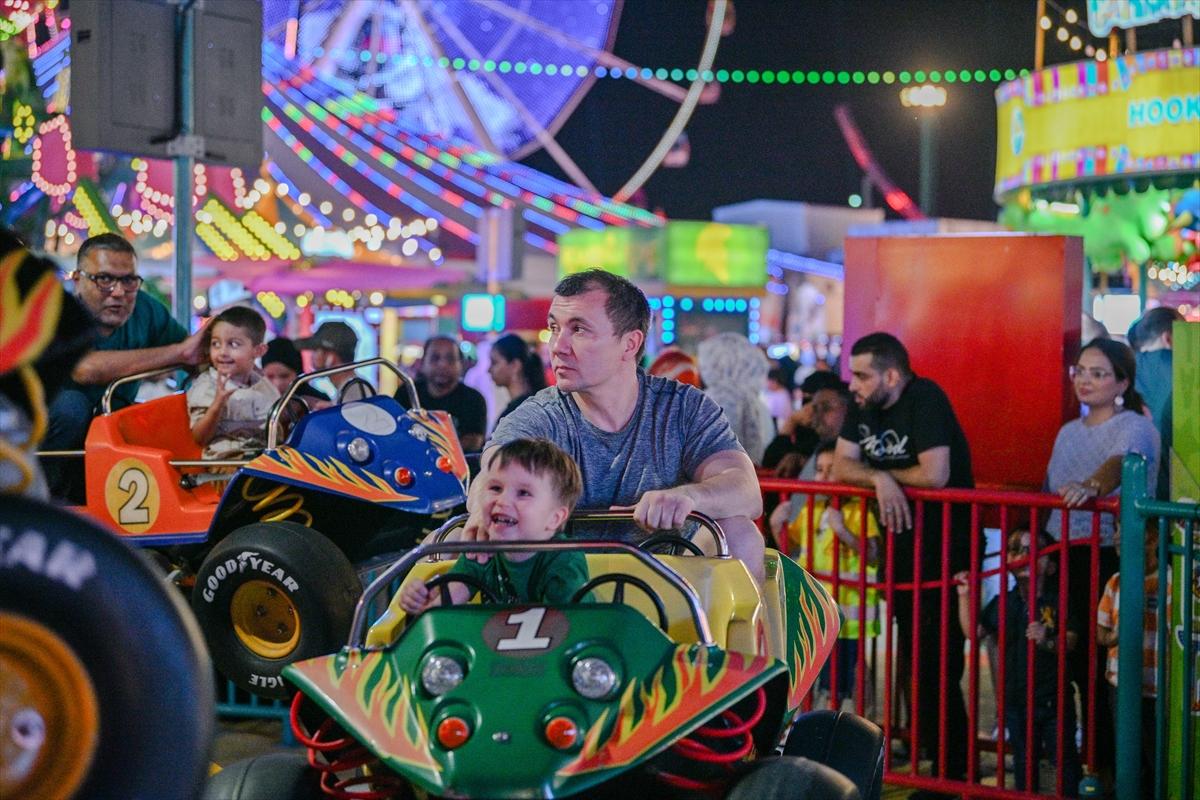 Dubai ziyaretçi rekoru kıran Global Köy, yine ilgi odağı