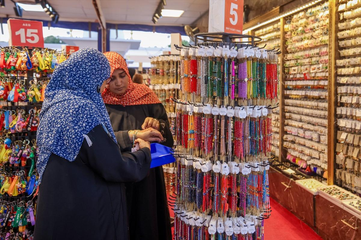 Dubai ziyaretçi rekoru kıran Global Köy, yine ilgi odağı