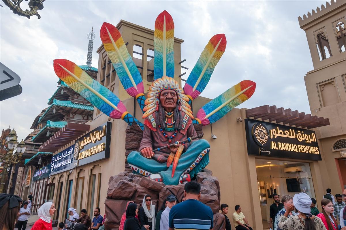 Dubai ziyaretçi rekoru kıran Global Köy, yine ilgi odağı