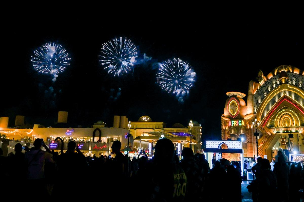 Dubai ziyaretçi rekoru kıran Global Köy, yine ilgi odağı