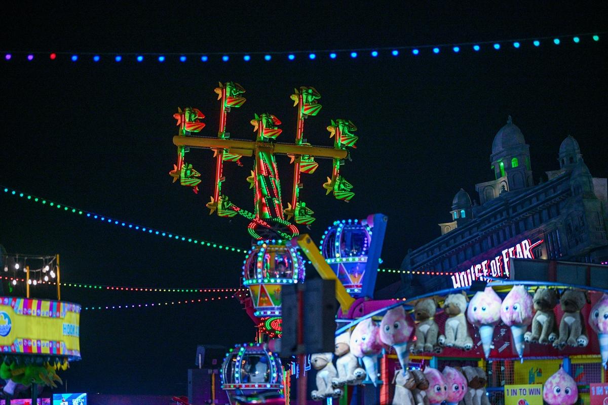 Dubai ziyaretçi rekoru kıran Global Köy, yine ilgi odağı