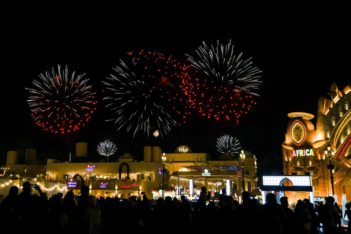 Dubai ziyaretçi rekoru kıran Global Köy, yine ilgi odağı