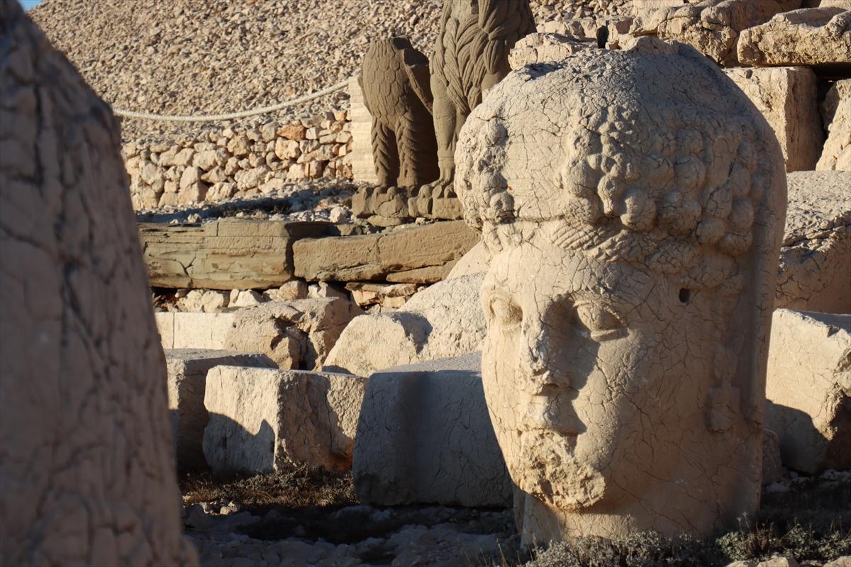 Adıyaman'da turizm sezonu açıldı: Nemrut Dağı ziyaretçilerini ağırladı