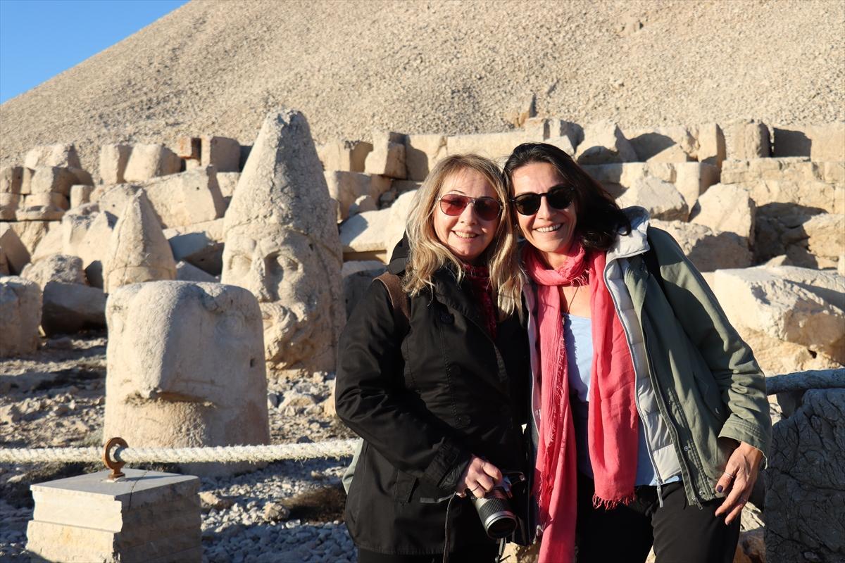 Adıyaman'da turizm sezonu açıldı: Nemrut Dağı ziyaretçilerini ağırladı