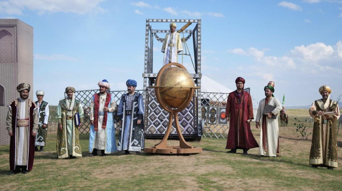 Türkmenistan'da kültür başkenti kutlamasından renkli görüntüler