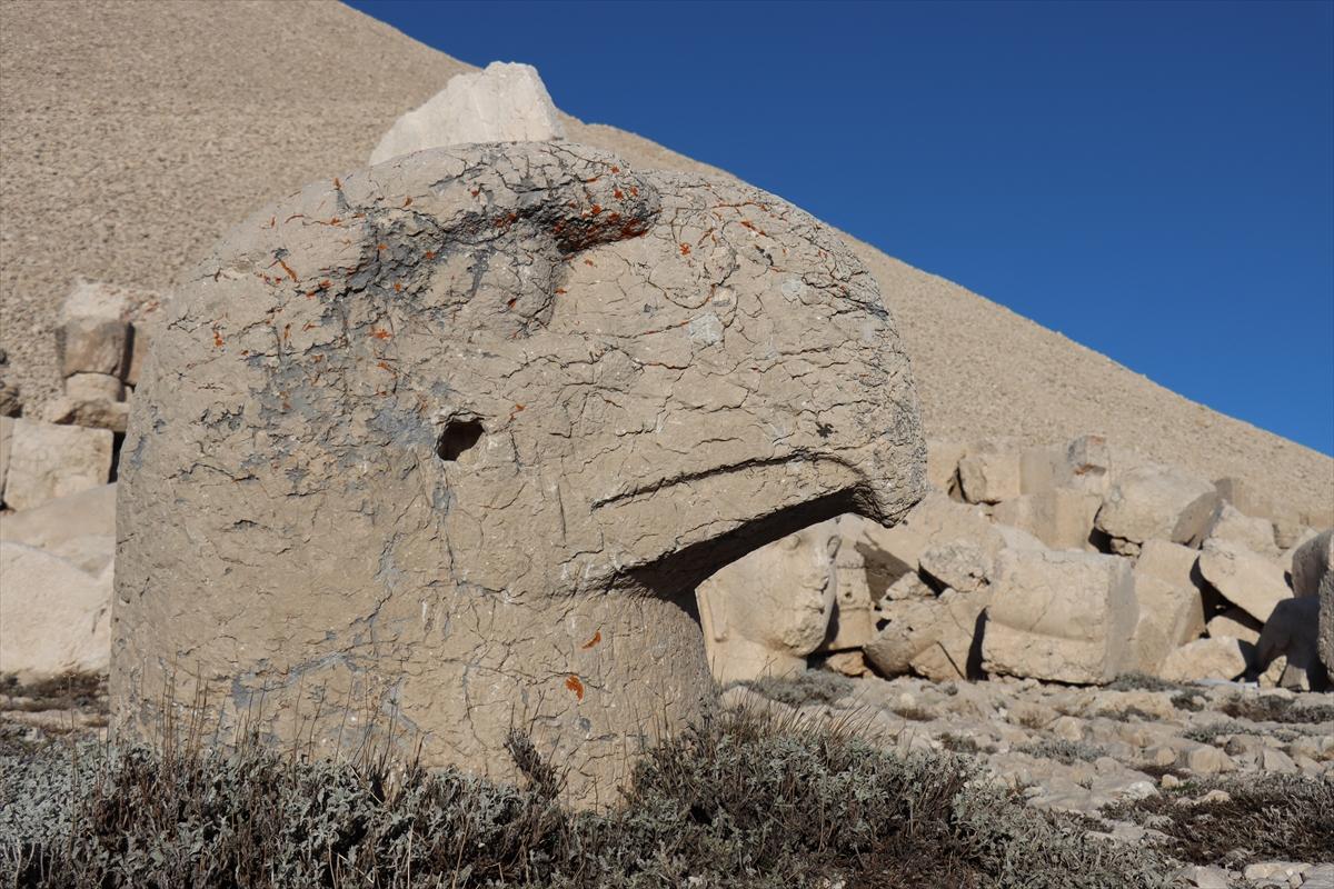 Adıyaman'da turizm sezonu açıldı: Nemrut Dağı ziyaretçilerini ağırladı