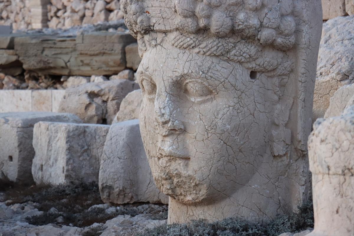 Adıyaman'da turizm sezonu açıldı: Nemrut Dağı ziyaretçilerini ağırladı