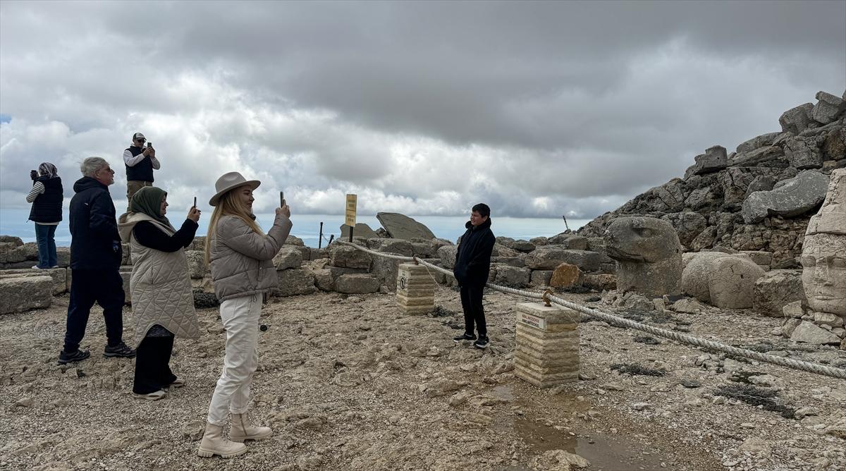 Adıyaman'da turizm sezonu açıldı: Nemrut Dağı ziyaretçilerini ağırladı
