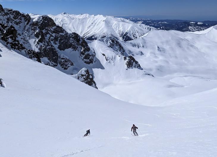 Rize'de heliski heyecanı: Kaçkar Dağları'nda sezon sona erdi