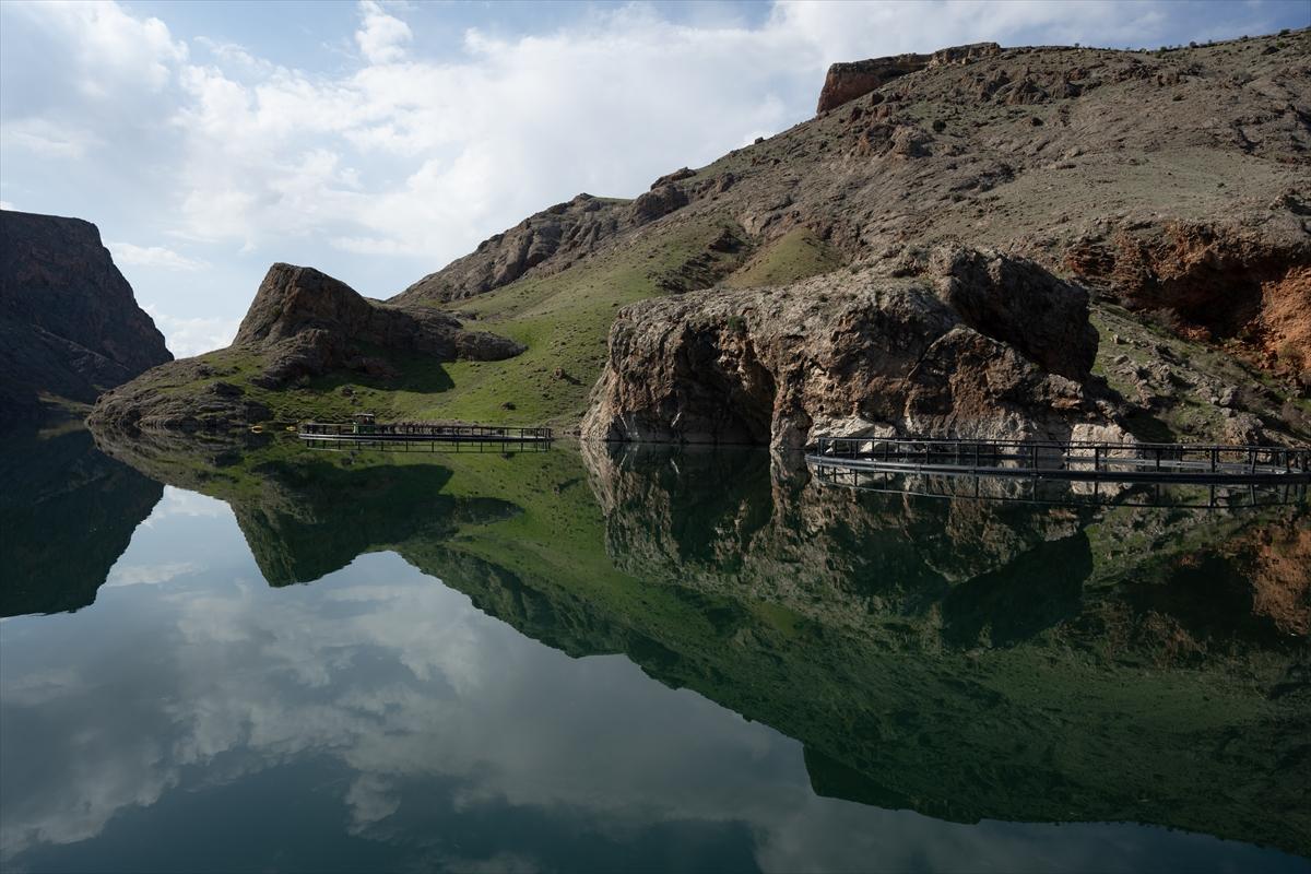 Elazığ'da Karaleylek Kanyonu kartpostalları aratmıyor