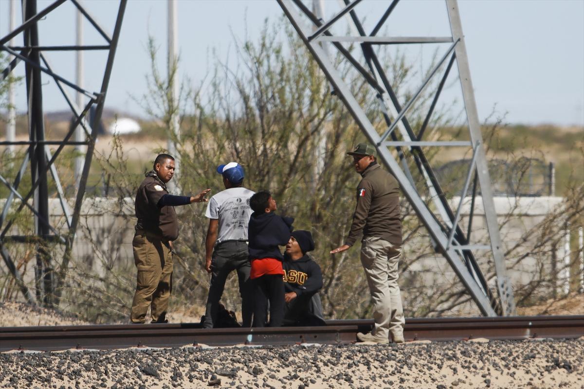ABD-Meksika sınırlarındaki göçmen krizi sürüyor