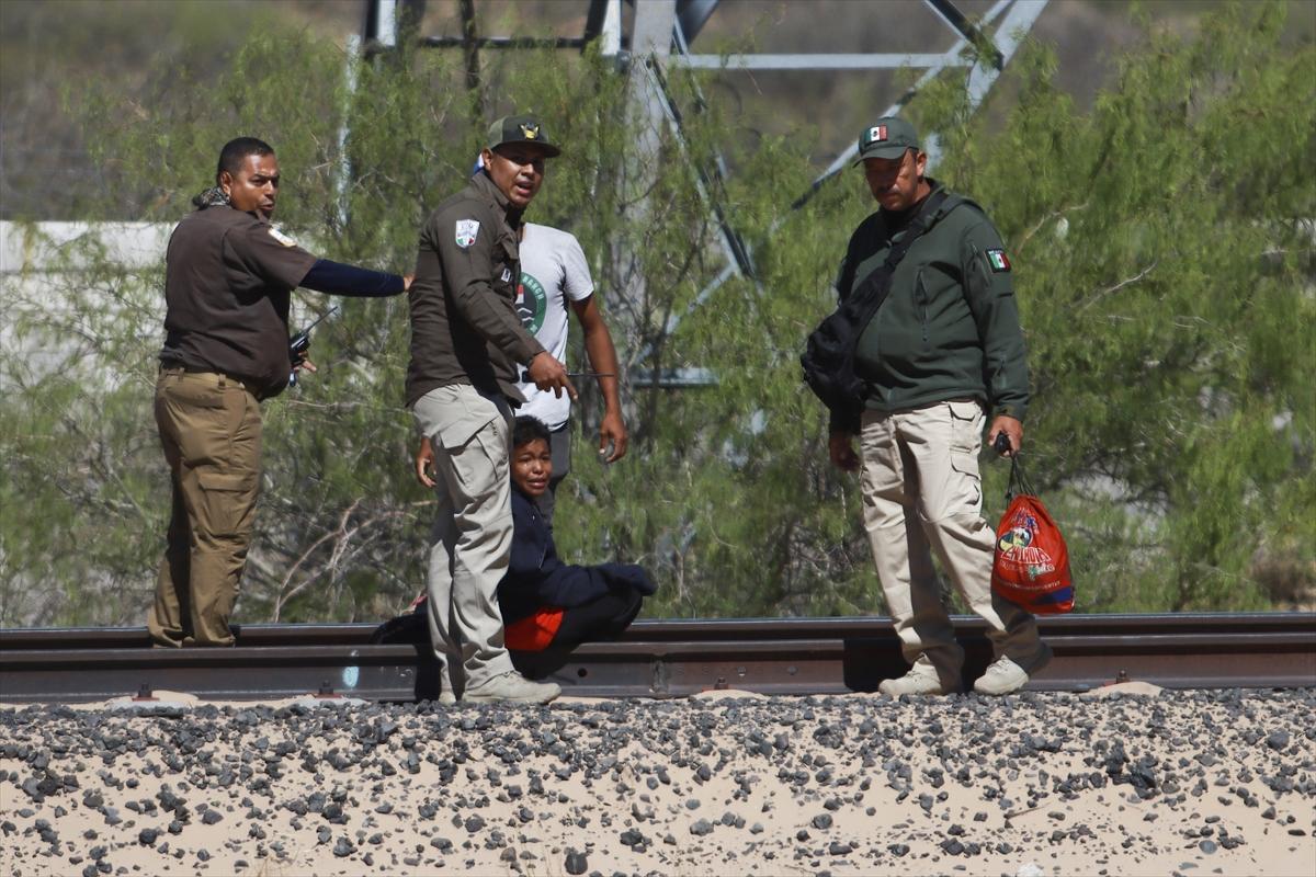 ABD-Meksika sınırlarındaki göçmen krizi sürüyor